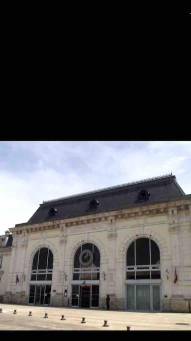 Bel Appart Au Bord De L'Eau Proche Gare Avec Wifi Auxerre Εξωτερικό φωτογραφία